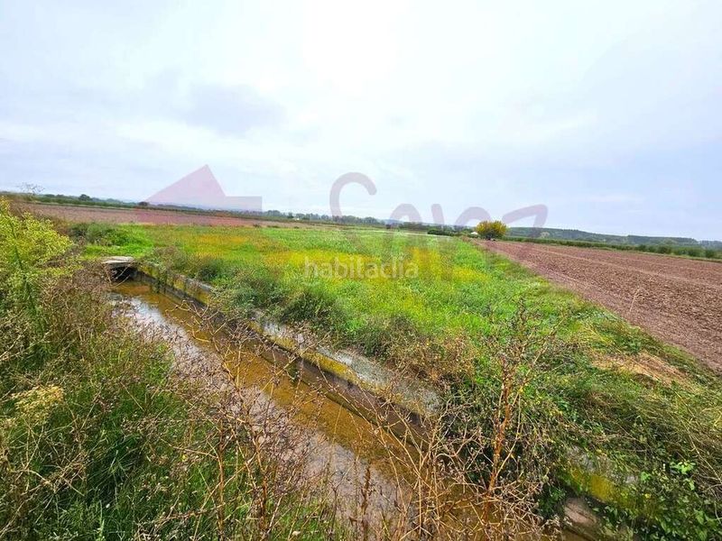 Foto ebca4fd1-274f-4d30-ada9-597429321784. Finca rústica a El Campillo - Norte Logroño