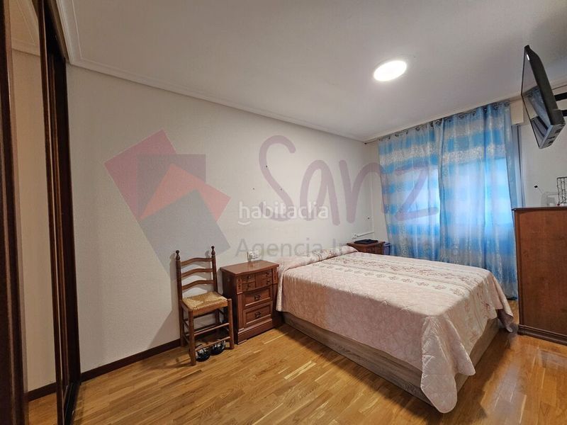 Foto a87ab76c-309a-4c6c-9a4c-9b133da3ba6b. Apartament amb calefacció aparcament a Oeste Logroño