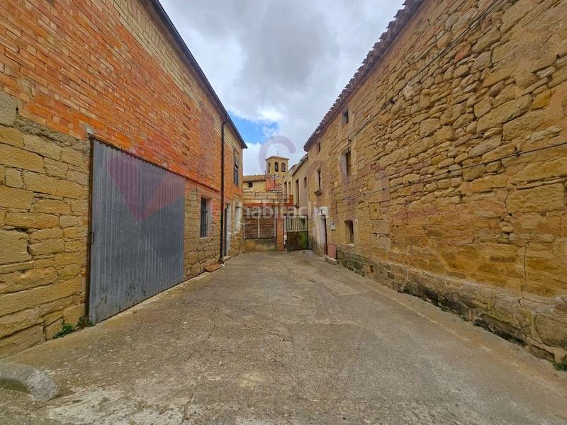 Foto d2564251-dd4d-447c-8ed8-b66be02446c1. Casa amb aparcament a Bargota