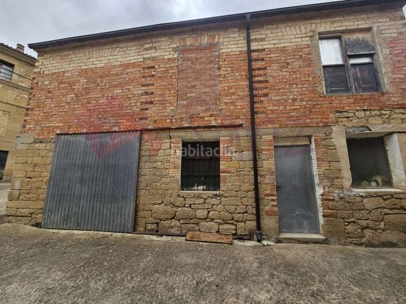 Foto e2c3c055-78ec-49cb-84c4-728cdb29c15b. Casa amb aparcament a Bargota
