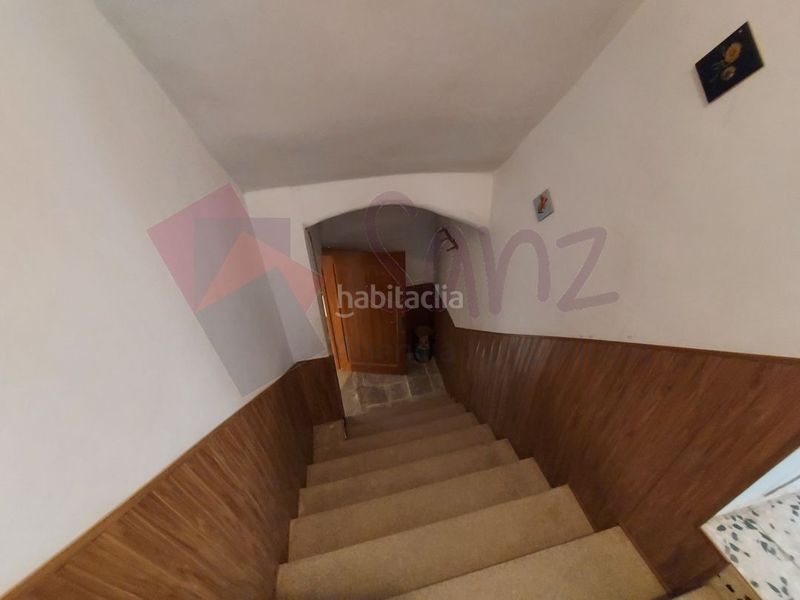 Foto d9a49a27-7eca-45ea-a311-072c3fa45da5. Casa amb aparcament a Redal (El)
