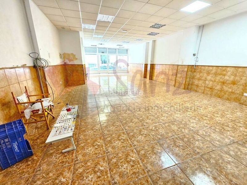 Foto d0279f86-796e-40f8-af96-8dd91271efd2. Local comercial a Oeste Logroño