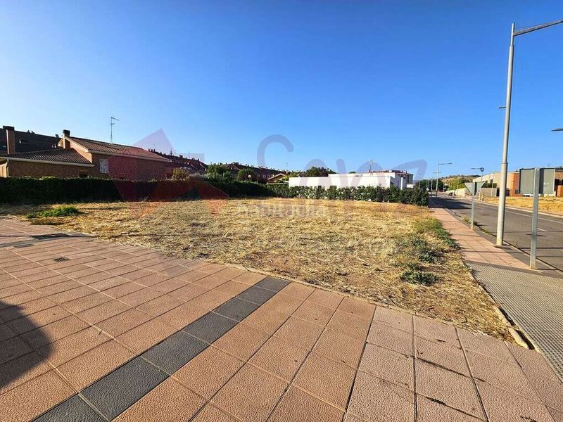 Foto 96bcbee2-9543-4e88-be4d-f505b820dc55. Terreny residencial a calle sor natividad 12 a Fuenmayor