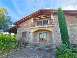 Chalet  Calle abajo. Capricho a estrenar en manjarrés