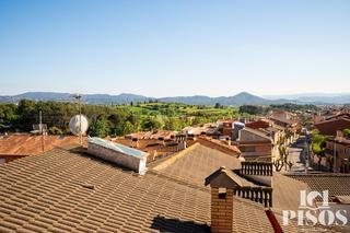 Maison jumelée  Ferrol. Bonita casa pareada con entrada y garaje independiente de 279m2