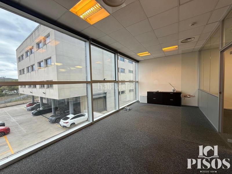 Foto fbd88666-6e1f-4ff1-aad6-d8b953669472. Lloguer oficina amb calefacció aparcament a Roquetes-Can Magí Sant Cugat del Vallès