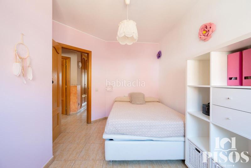 Foto 19bb0b42-8712-4ec0-84fa-a55ff2abd442. Casa adossada amb calefacció aparcament a Ca n´Oriol Rubí