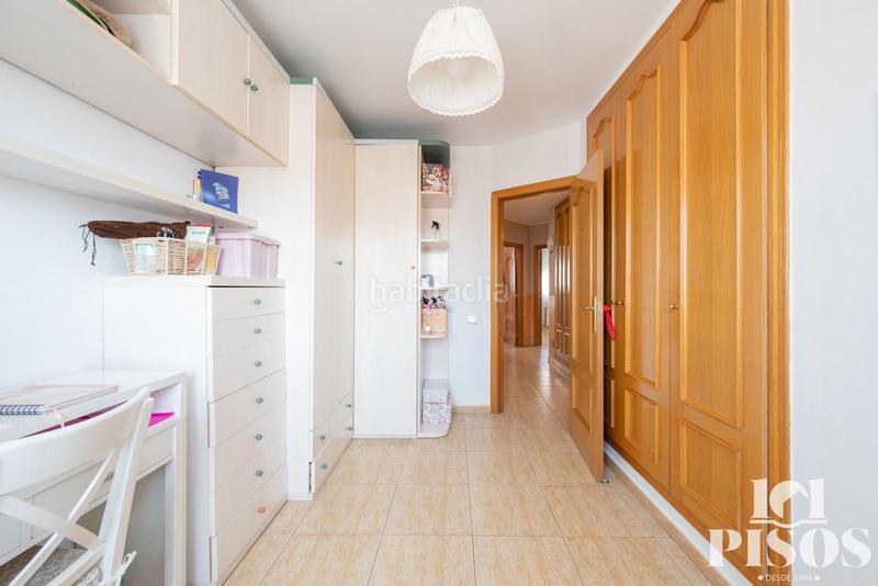 Foto 331daf1f-af33-4478-8f60-1036b1e7be46. Casa adossada amb calefacció aparcament a Ca n´Oriol Rubí