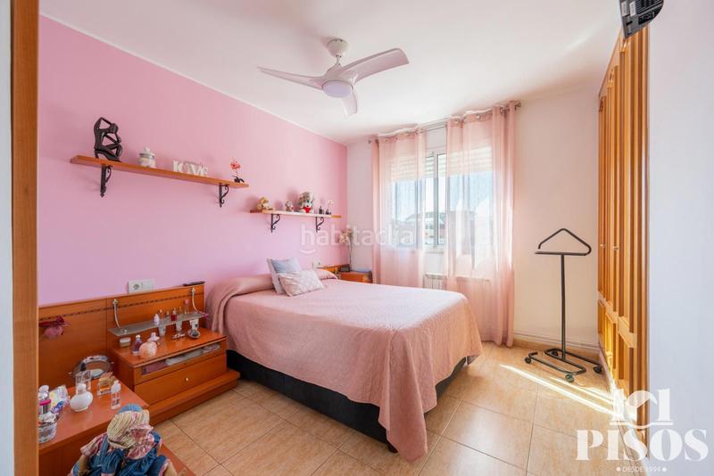 Foto 356bfda3-0f09-472b-a826-ecf0a59f01ab. Casa adossada amb calefacció aparcament a Ca n´Oriol Rubí