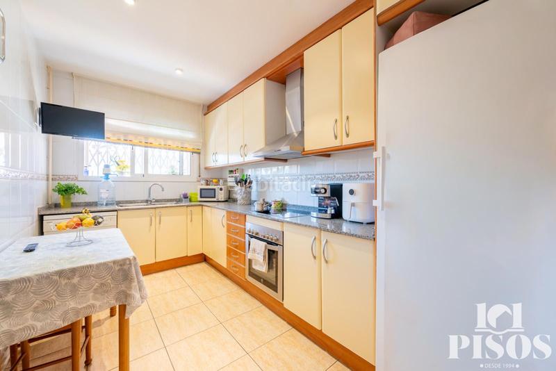 Foto 53626de3-38e6-4577-8de4-71a832e03492. Casa adossada amb calefacció aparcament a Ca n´Oriol Rubí