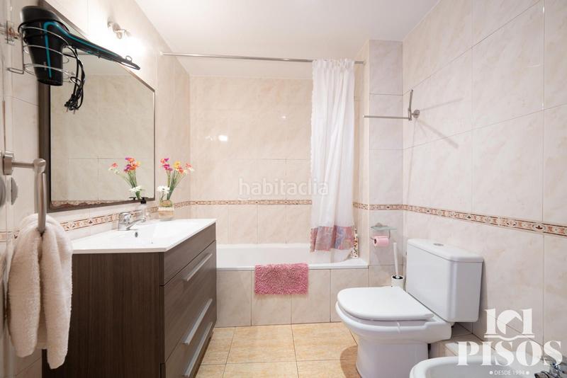 Foto 8313695f-0730-4925-b6ba-594e0f84a463. Casa adossada amb calefacció aparcament a Ca n´Oriol Rubí