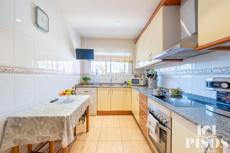 Foto b01688a7-9177-4cf4-aa1a-79d300921c21. Casa adossada amb calefacció aparcament a Ca n´Oriol Rubí