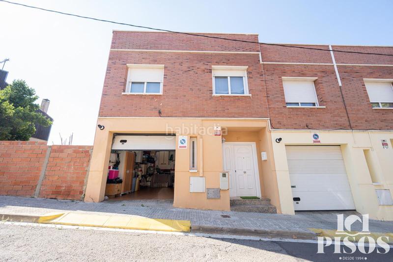 Foto b6361c88-eb2b-4155-a300-23275f7c2fe6. Casa adossada amb calefacció aparcament a Ca n´Oriol Rubí