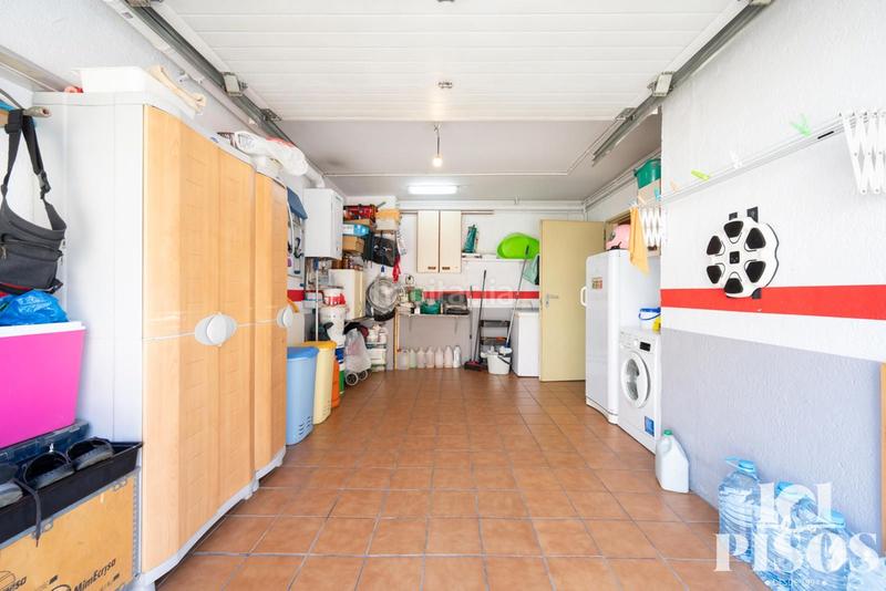 Foto c14c3fc2-7323-4ea1-899b-652f89b462ff. Casa adossada amb calefacció aparcament a Ca n´Oriol Rubí