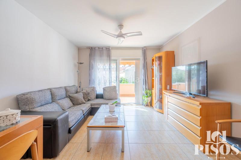 Foto c603a3ca-322b-4490-ada3-5dd12f5170a0. Casa adossada amb calefacció aparcament a Ca n´Oriol Rubí