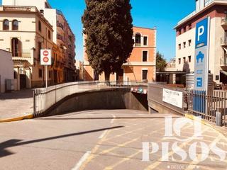 Miete Autoparkplatz in Zona centre. Se alquila plaza de parking en la palza  can quiteria, sant cuga
