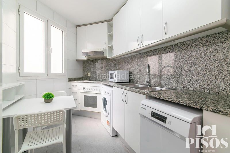 Foto c0af28c7-49f2-4e7f-9a30-80a04a0b44e4. Àtic amb calefacció a Sagrada Família Barcelona