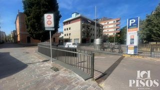 Alquiler Parking coche  Can mora. Se alquila plaza de parking en la palza  can quiteria, sant cuga