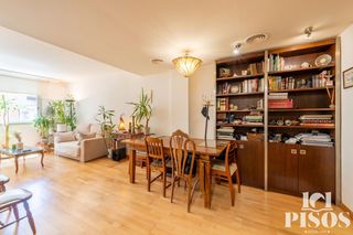 Pis  Colomer. Piso luminoso de 2 habitaciones con gran plaza de parking a paso