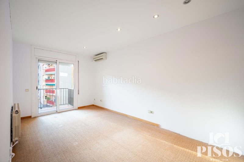 Foto f4d73d3d-229a-49c0-b3ec-bf16681c0691. Pis amb calefacció a Dreta de l´Eixample Barcelona