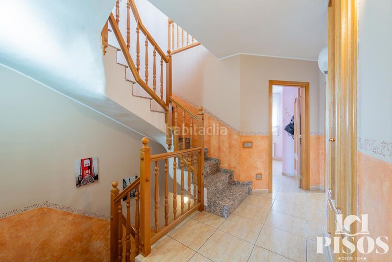 Foto 0f4f5fa9-2380-4782-8d3d-061493945c9c. Casa adossada amb calefacció aparcament a Ca n´Oriol Rubí