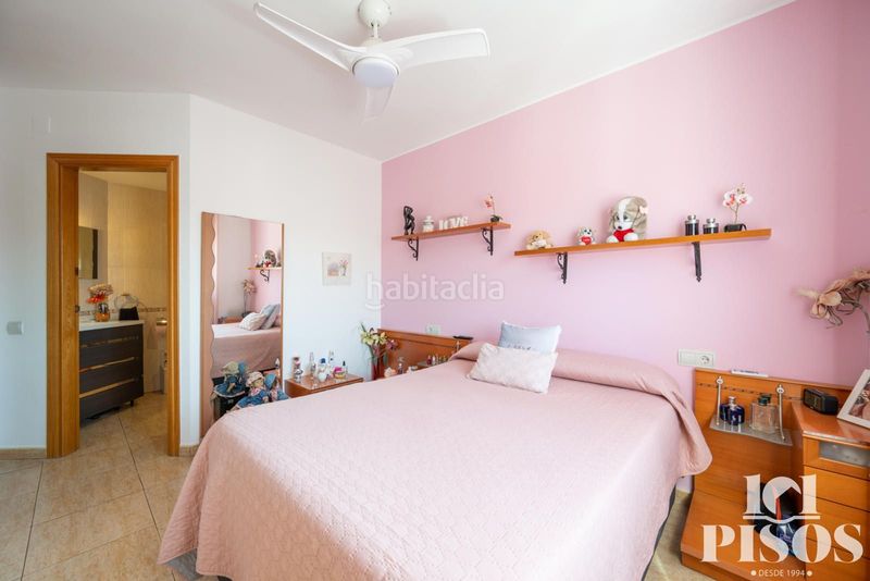 Foto 5e99adcf-c875-478a-b9dd-311095470701. Casa adossada amb calefacció aparcament a Ca n´Oriol Rubí
