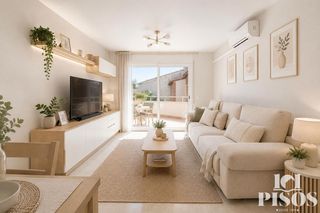 Reihenhaus  Valencia. Magnífica casa adosada de 4 habitaciones, buhardilla y 3 terraza