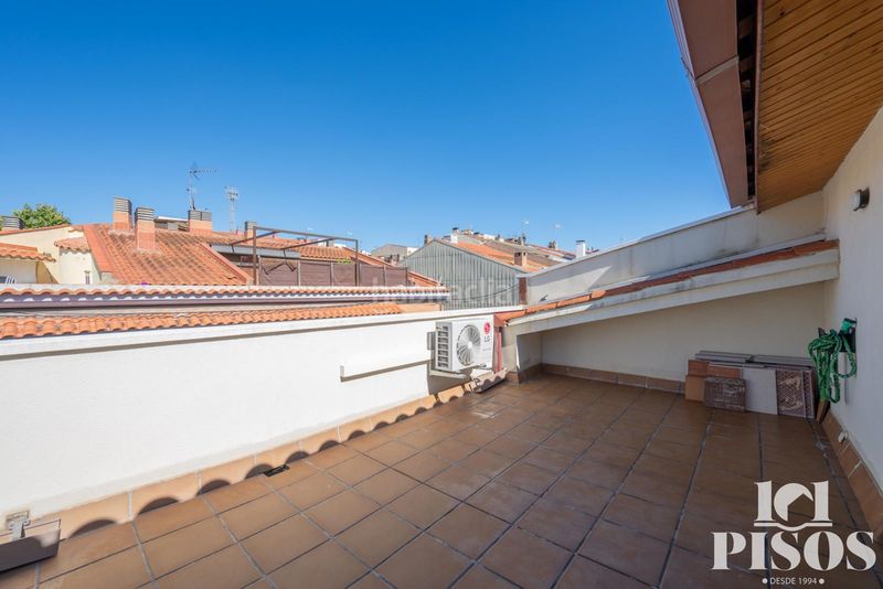 Foto e6c48d4c-605b-4b9e-bb18-f2ecdbd1ccbc. Casa adossada amb calefacció aparcament a Ca n´Oriol Rubí