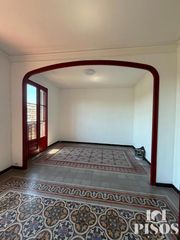 Alquiler Piso  Tamarit. Piso de 3 habitaciones ubicado junto al mercado de sant antoni,