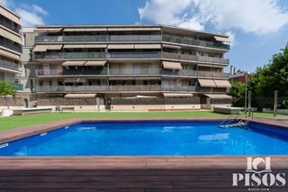 Pis  Monestir. Luminoso piso con orientaci�n sur, parking y 3 habitaciones y do