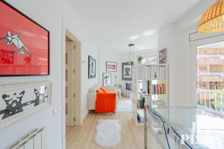 Pis  Valldoreix. A 1 minuto de la estaci�n! luminoso piso de 3 habitaciones y 1 b
