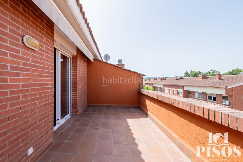 Foto a85adf22-f622-46d6-a0f1-d4a09623ff96. Àtic amb calefacció aparcament a Ca n´Alzamora Rubí