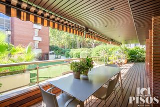 Etagenwohnung  Joan oliver. En exclusiva presentamos está preciosa planta baja zona eixample