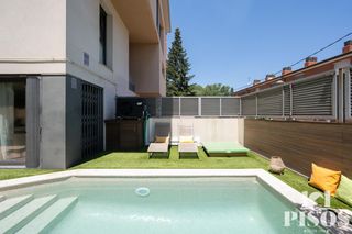 Duplex  Mina. Dúplex en planta baja con piscina privada y jardín de 120 m en s