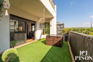 Àtic  Ramon mas. Ático con gran terraza, piscina, parking y trastero en volpeller