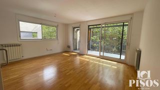 Lloguer Pis  Isidre margenat. En alquiler, luminoso piso de 3 habitaciones con terraza, zona c