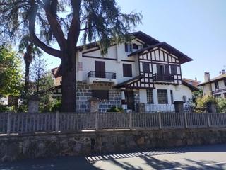 Casa aparellada a Tolosa. Villa bifamiliar en tolosa