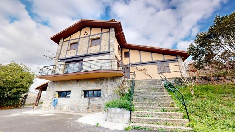 Foto 5a451081-8f10-4746-bb07-76e695fac0e9. Casa amb calefacció aparcament piscina a Tolosa