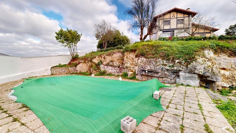 Foto 973ac36d-ab35-46bf-ac3e-fb6115c22c07. Casa amb calefacció aparcament piscina a Tolosa