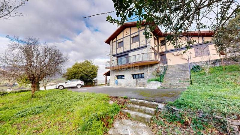 Foto cd933e46-4c4d-4ceb-a964-5ef5c283af2f. Casa amb calefacció aparcament piscina a Tolosa