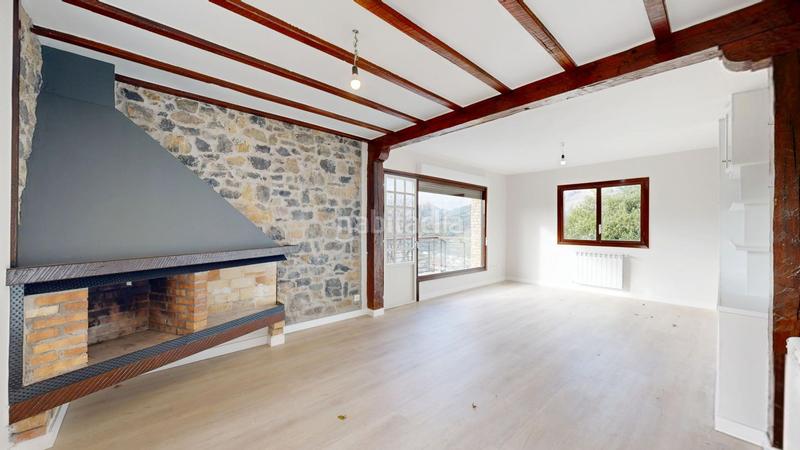 Foto d202aef0-afe6-4f02-9beb-4b76f6621cbf. Casa amb calefacció aparcament piscina a Tolosa