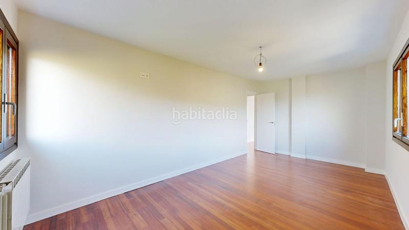 Foto f1d020df-e50a-4184-bce0-3627f843d012. Casa amb calefacció aparcament piscina a Tolosa