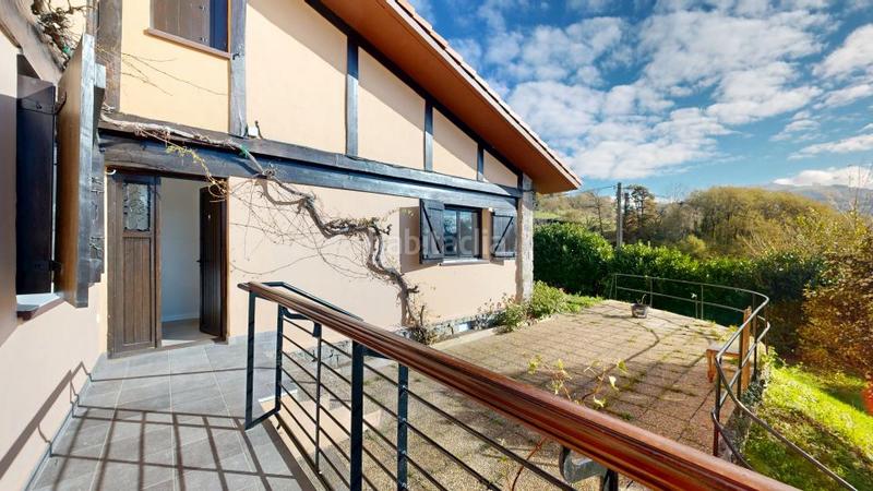 Foto f615451f-0e80-414c-8fe2-291e147285fc. Casa amb calefacció aparcament piscina a Tolosa