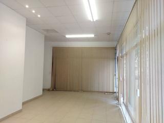 Local commercial  Doctor candi bayes. Local en venta en remeimontsenyla guixa