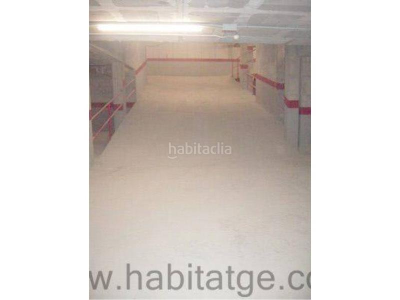 Foto e5c0a184-70c3-46e8-b91d-f42e8038391f. Aparcament cotxe a Caputxins-Ambulatori Vic