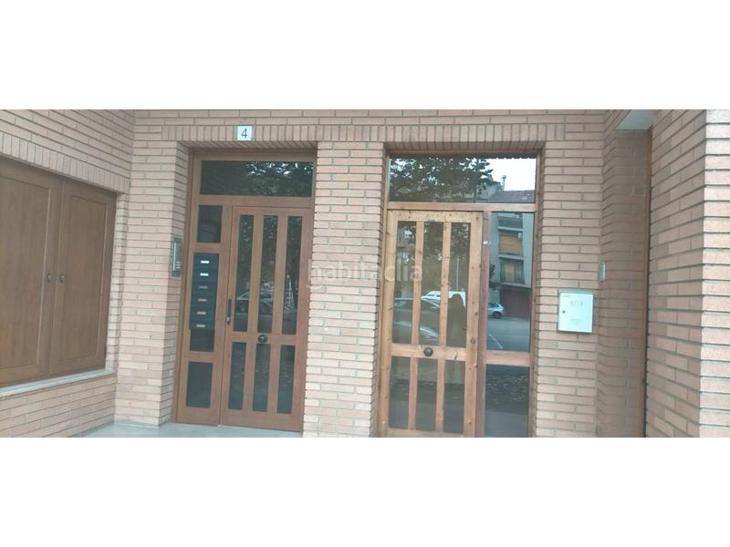 Foto 6b0c2157-bffa-4b0d-8040-f8238b0f3528. Parking coche parking en venta en caputxinssanta clarahospital en Vic