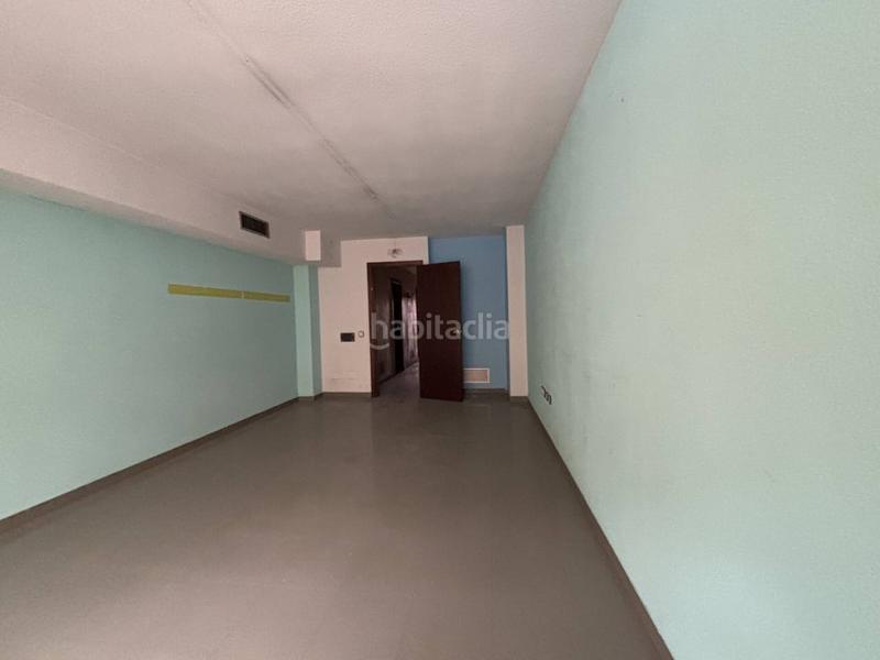 Foto 068ac41d-b240-4034-806c-734235fa48a9. Location local commercial dans Nord Vic