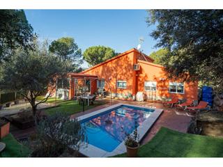 House  Miquel martí i pol. Casa en venta en seva el pinós
