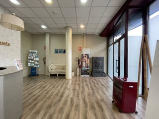 Lloguer Local Comercial  Coperativa. Local en traspaso en roda de ter