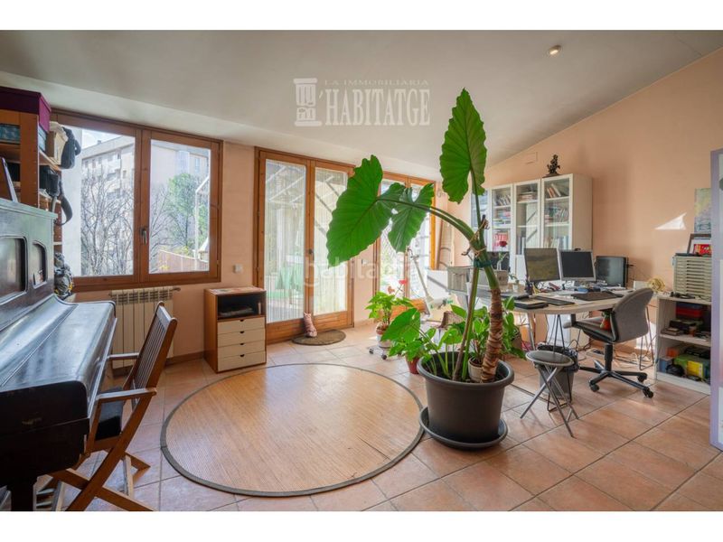 Foto 00e9ba04-256e-4c65-a06f-c2849b72c2b0. Dúplex amb calefacció a Centre Vic